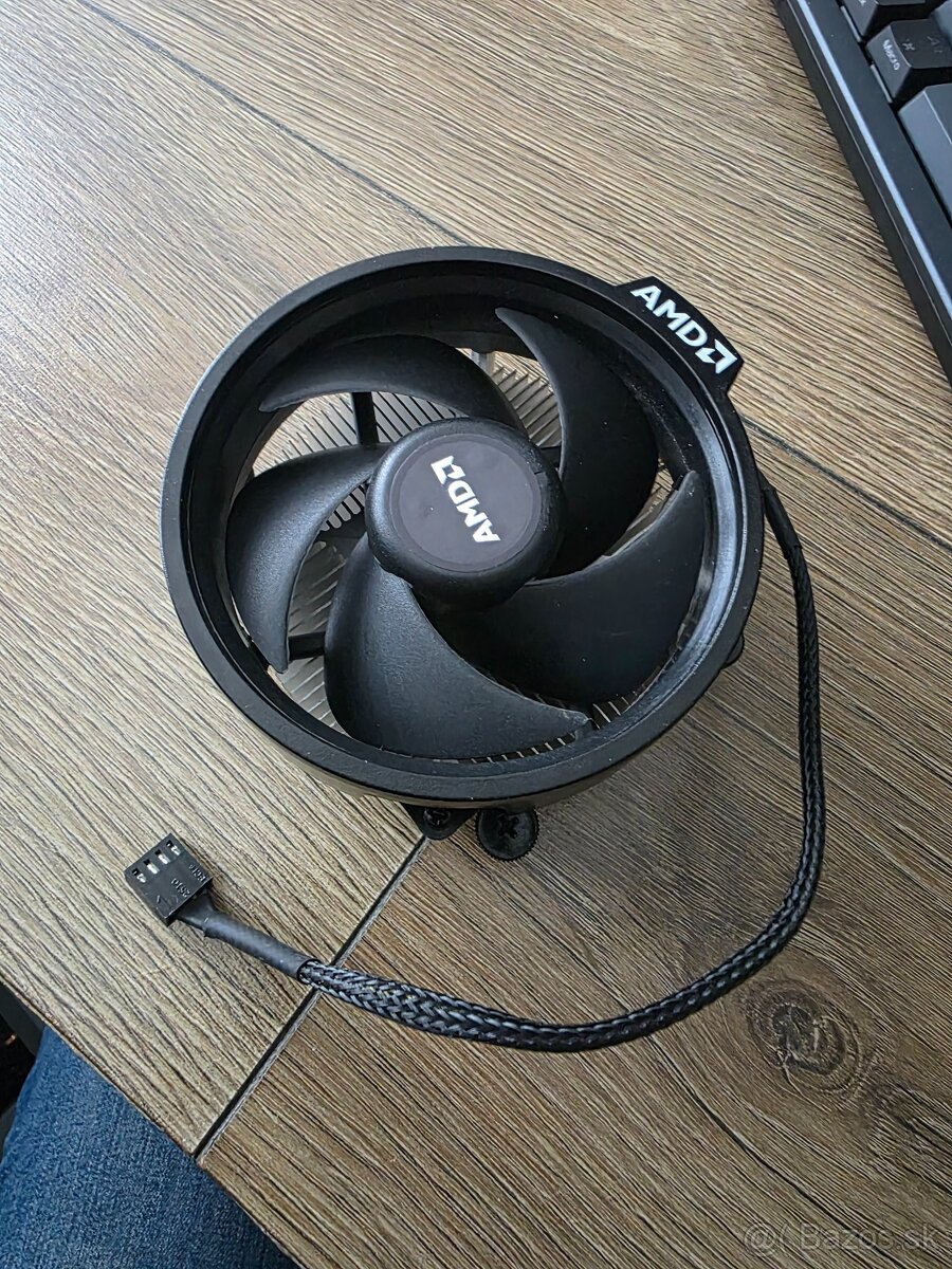 2x AMD Wraith + Arctic MX-4 - 2
