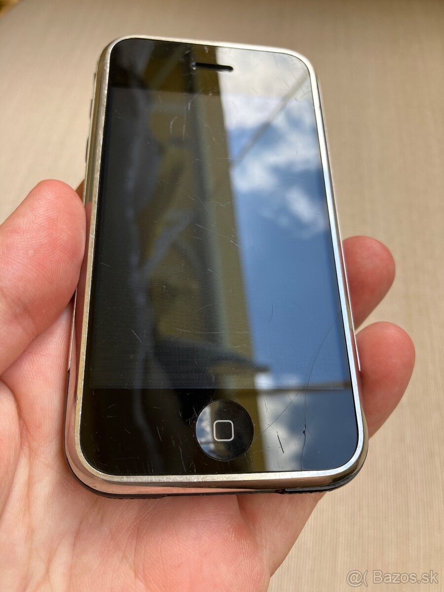 Apple iPhone 2G 8GB iOS 2.0.1 - 2