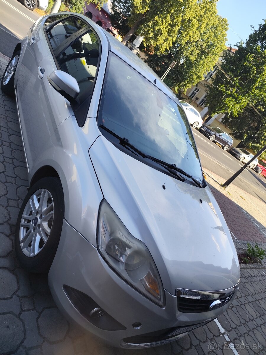 Ford Focus Hatchback - 2