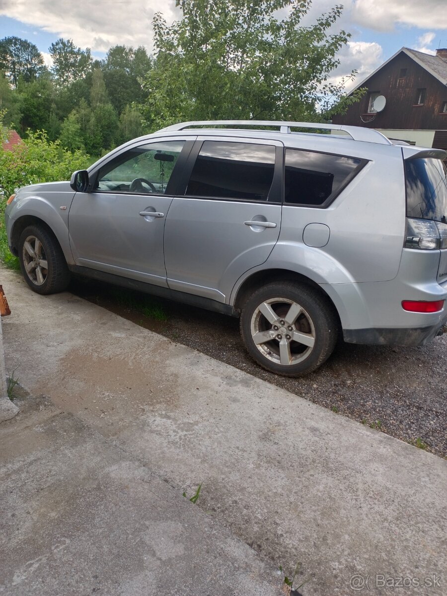 Mitsubishi Outlander 4x4 (2009) - 2