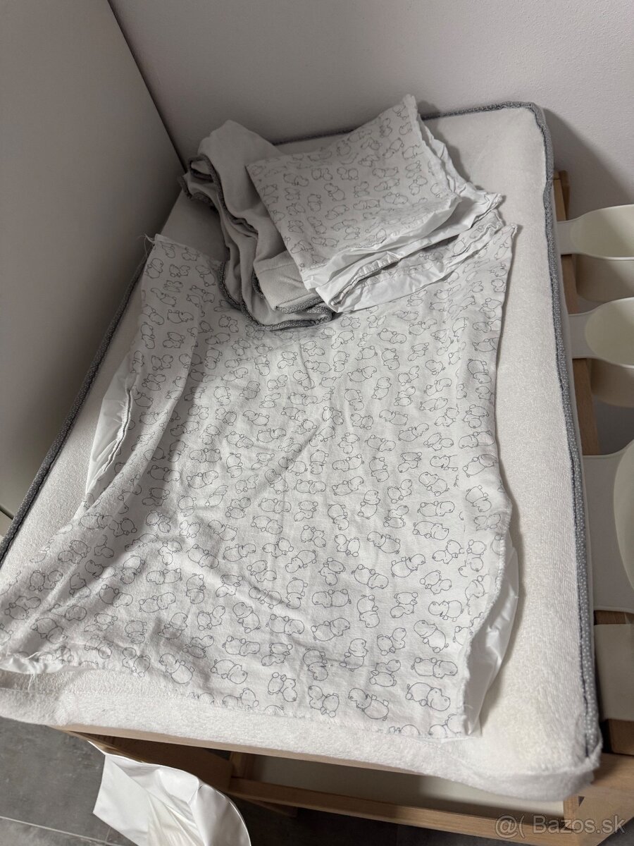 Prebaľovací pult s príslušenstvom - 2