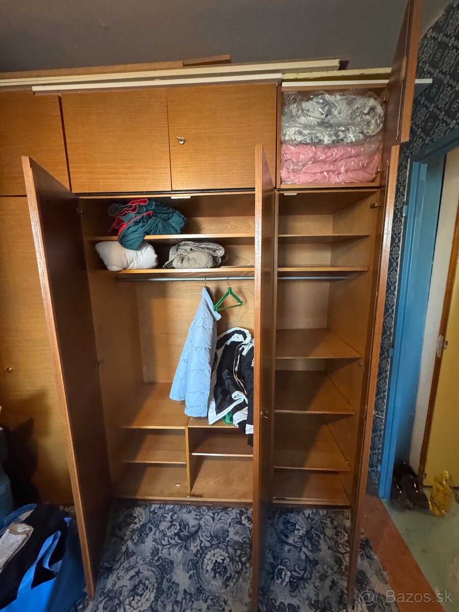 Predám retro skrinu - 2