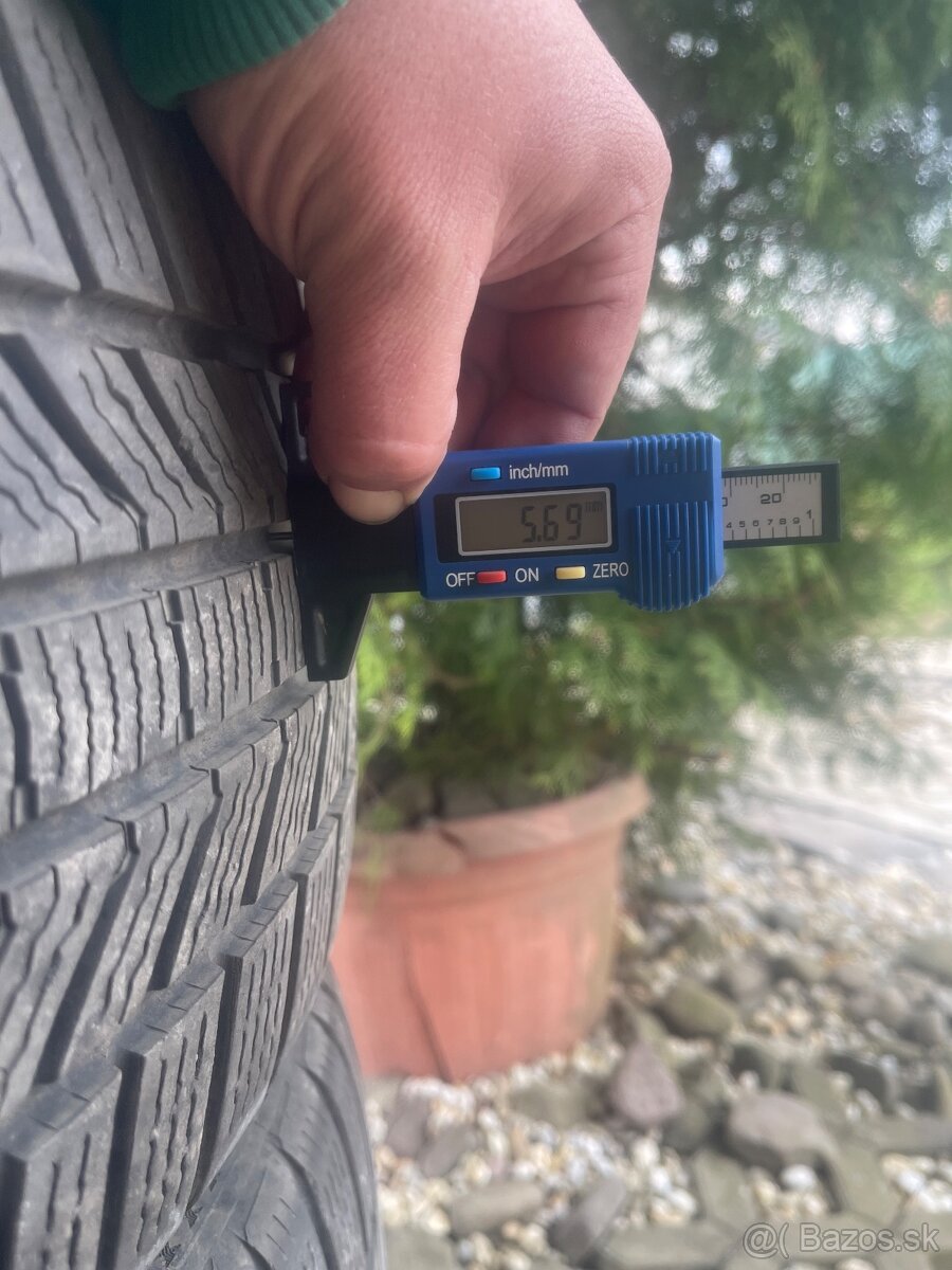 Zimne pneumatiky 235/45 r18 continental - 2