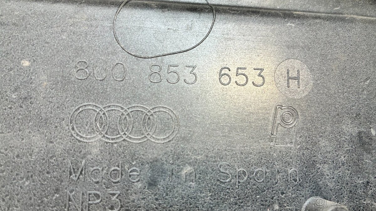 Maska/grill AUDI Q3 8u0853653 - 2