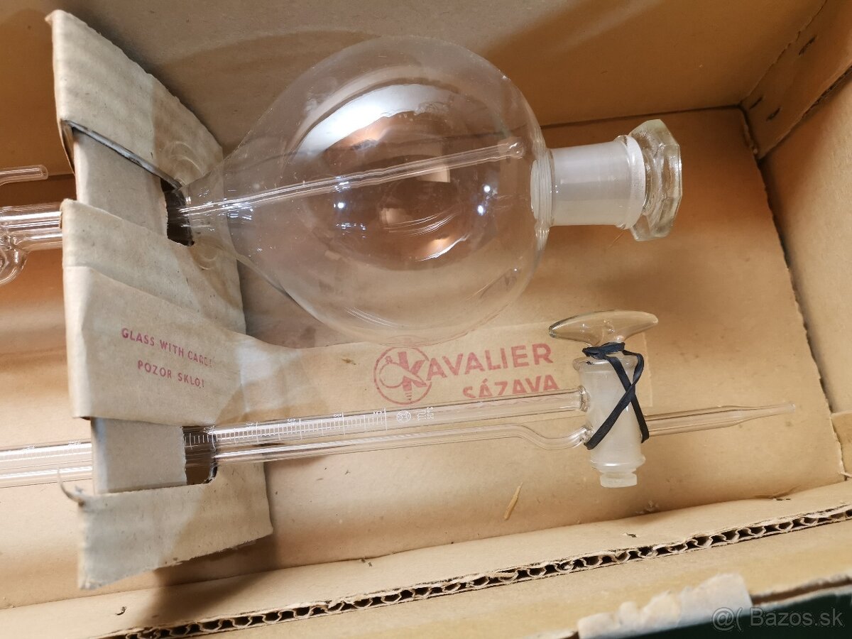 Laboratórne sklo . - 2