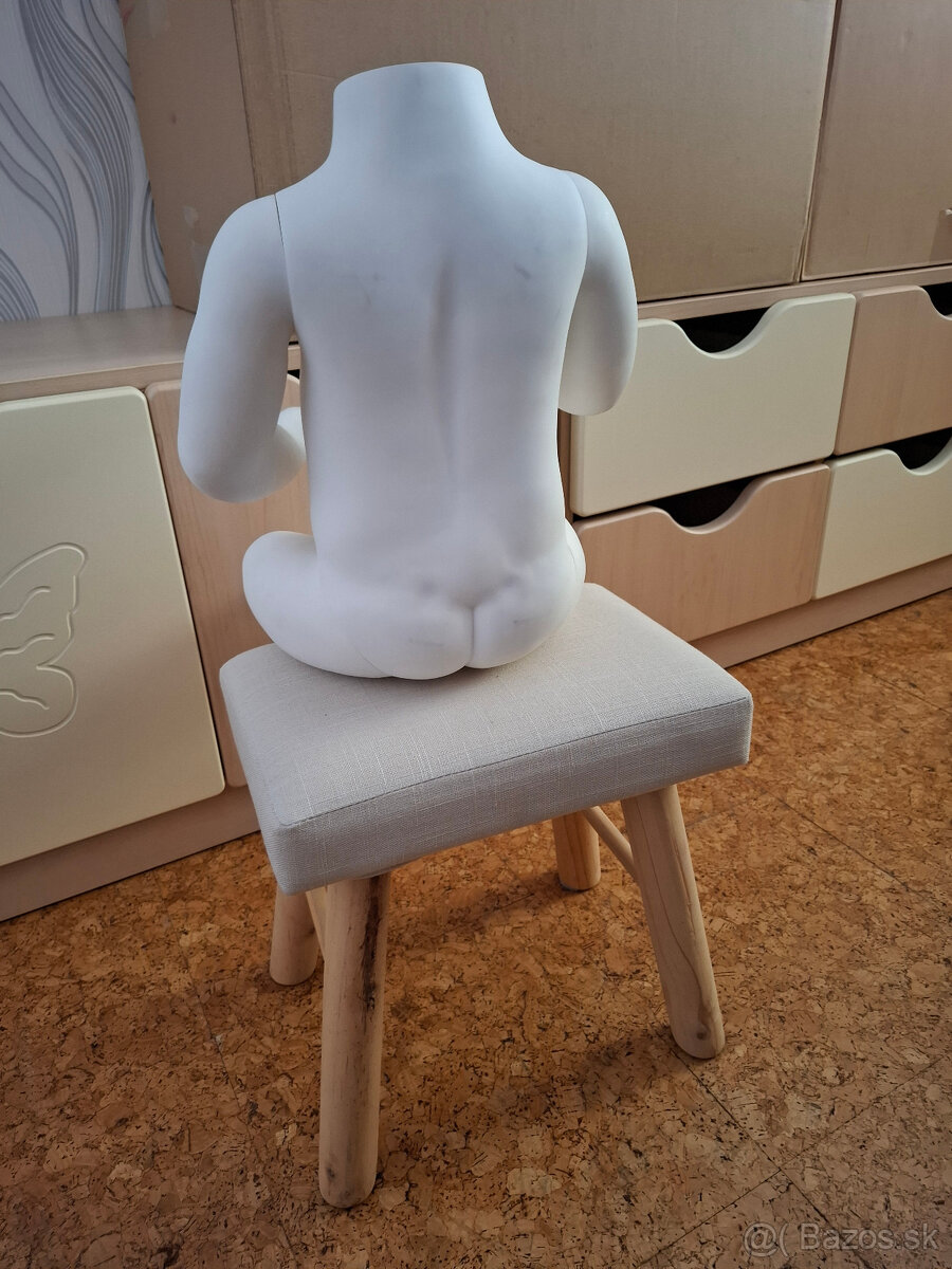 Detská sediaca figurína Mayoral bez hlavy -bábätko 6 mes. - 2