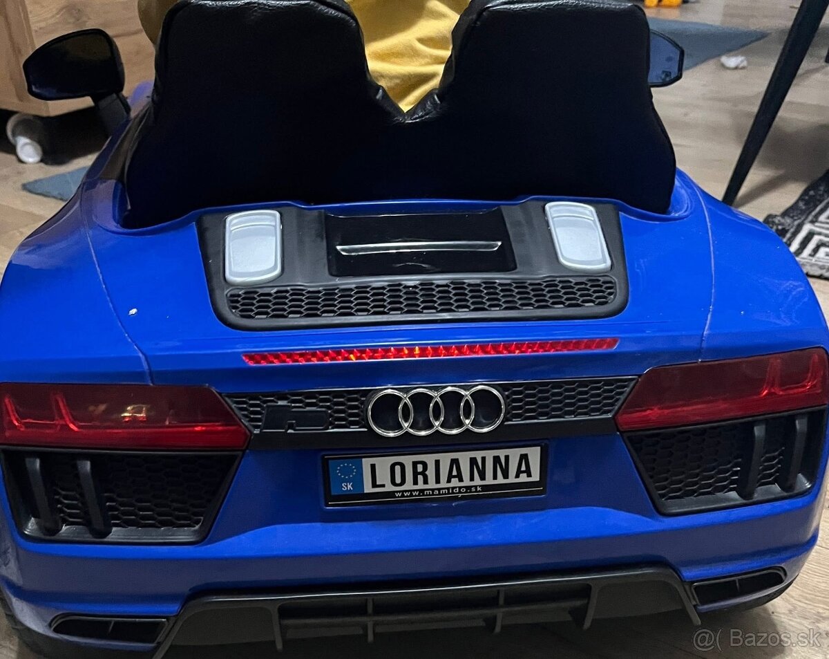 Decke elektricke auticko audi R8 - 2