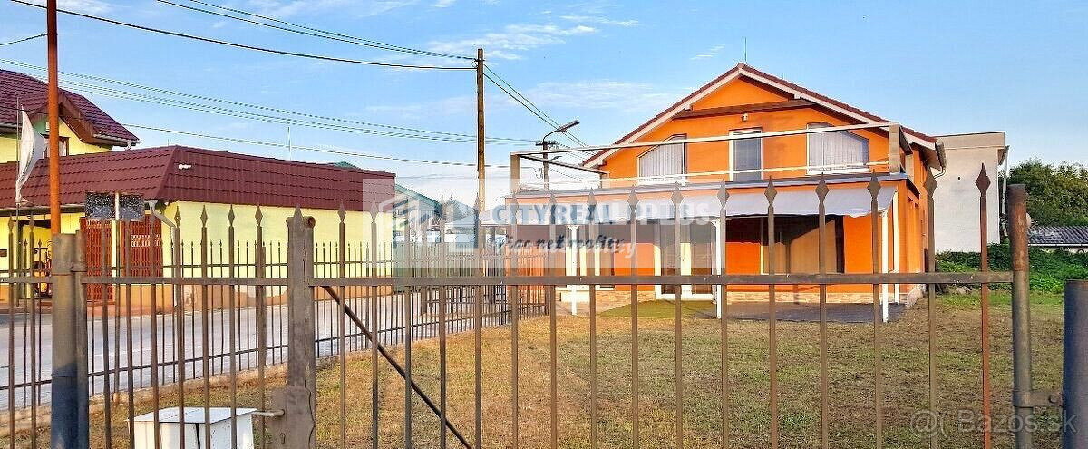 Znížená cena Ponúkame Vám na predaj polyfunkčnú budovu v Ko - 2