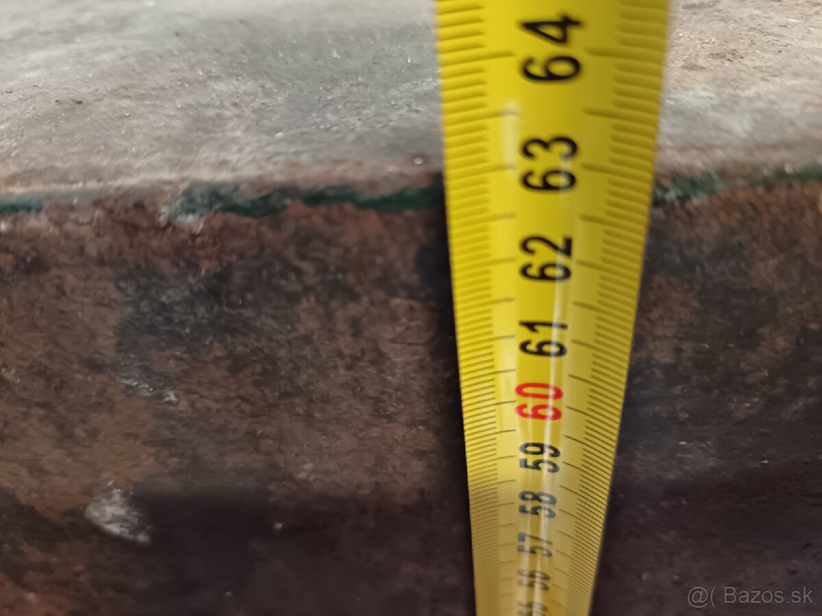 Starozitny trezor na podstavci z roku 1905, starozitnost - 2