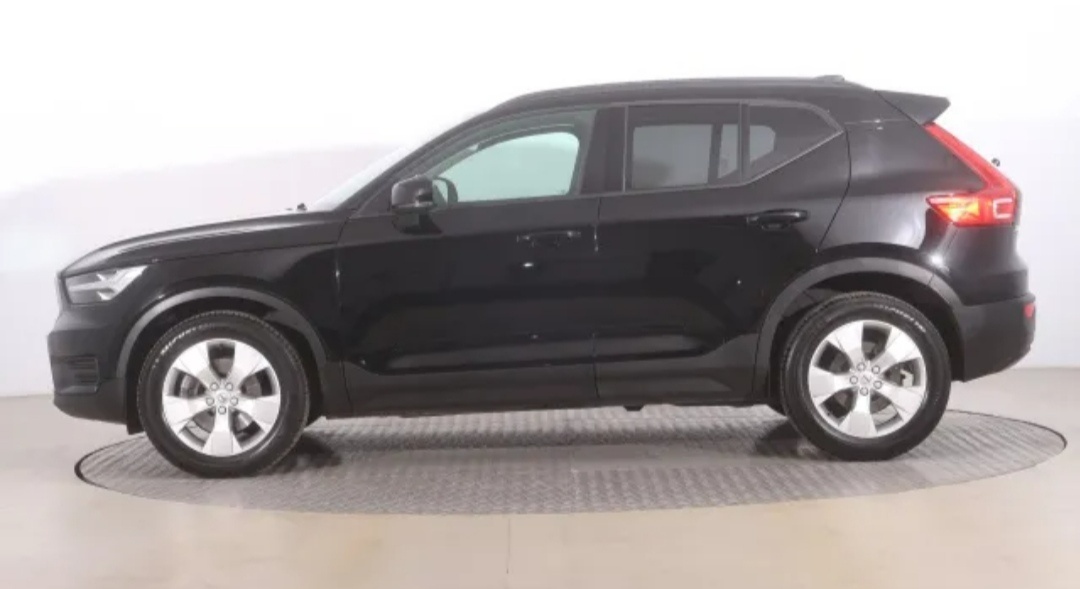 Volvo XC40 r.2019 automat, diesel - 2