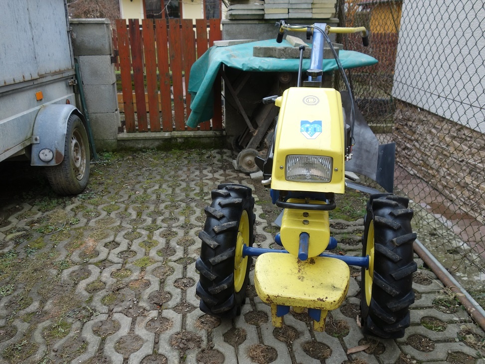 Podvozok na Agzat s pluhom - 2