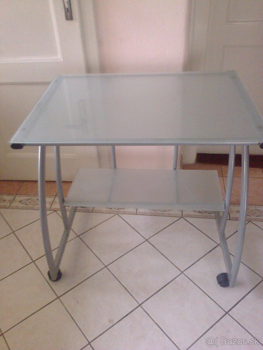 Skrinky, komoda, stolíky, stoličky...... - 2