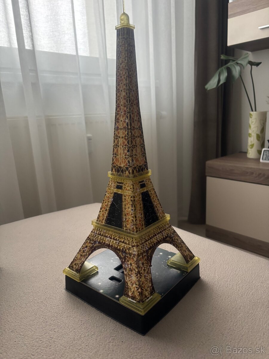 Puzzle 3D Eiffelova veža svietiaca - 2