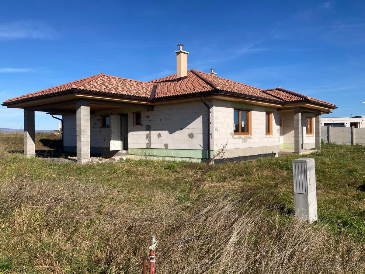 Novostavba - rodinný dom v novej časti obce Mikušovce - 2