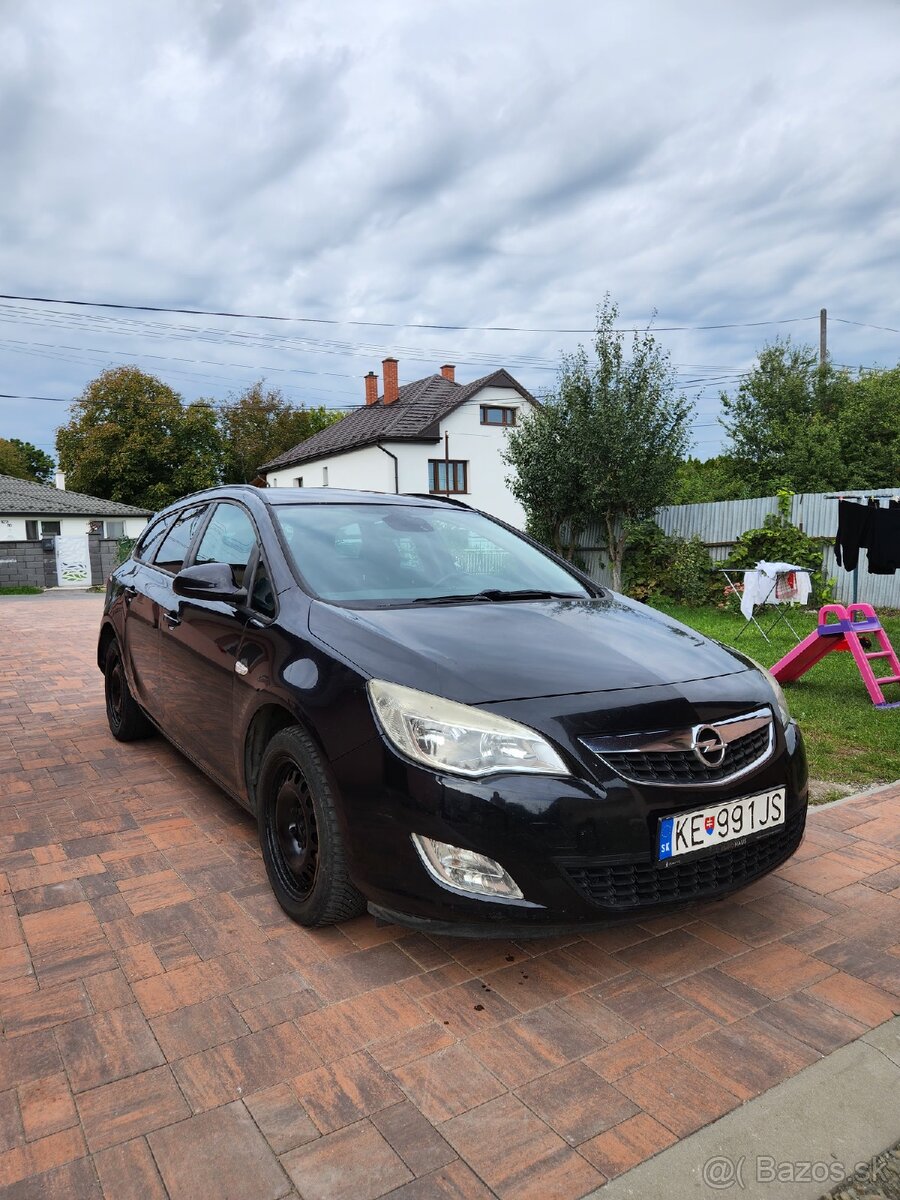 Opel Astra J Sport Tourer 2012 - 2