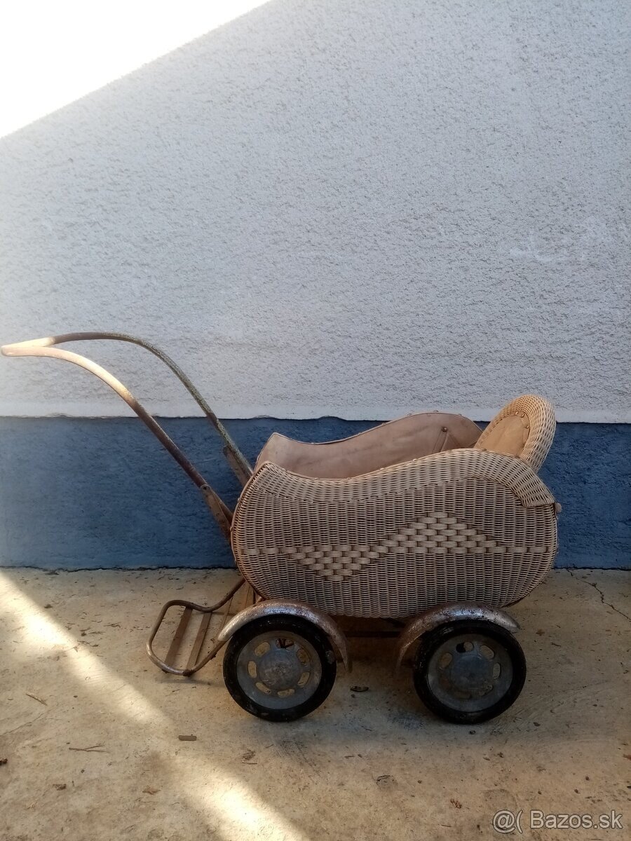 Predám starý detský kočík - 2