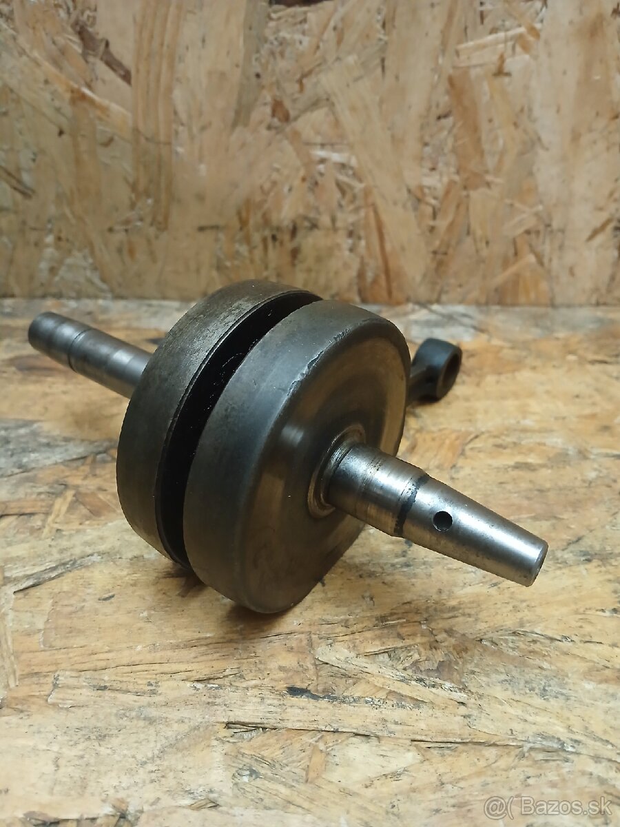 Babetta 207 kľuková hriadeľ - 2