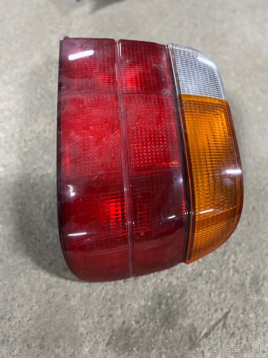 zadné svetlá bmw e36 compact - 2