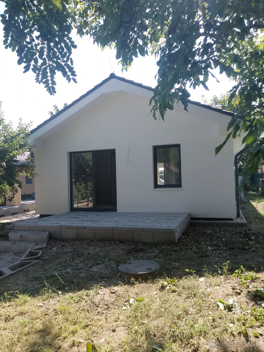 Novostavba - samostatne stojaci r. d. Kaplna - 2