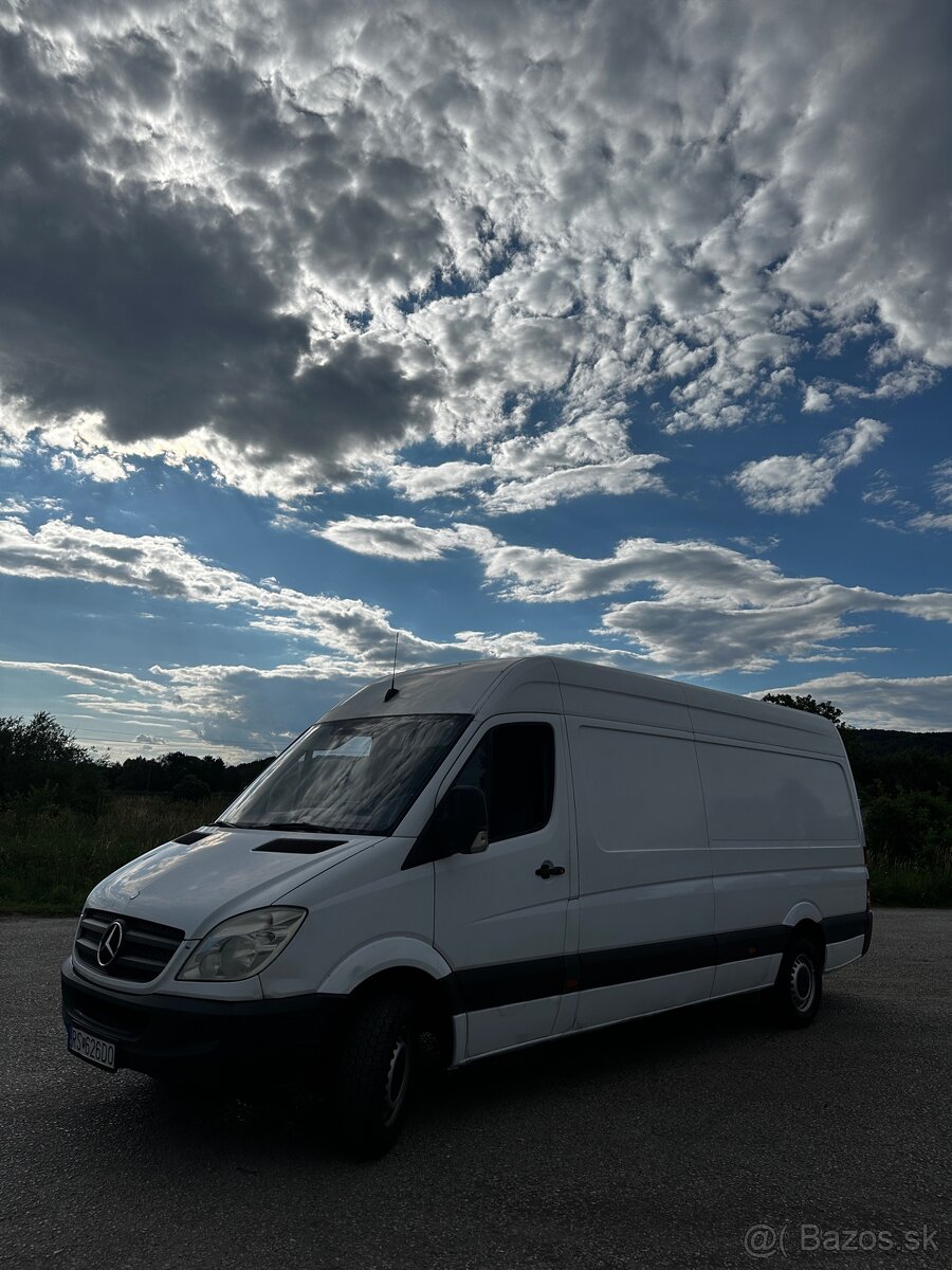 Mercedes Benz Sprinter - 2