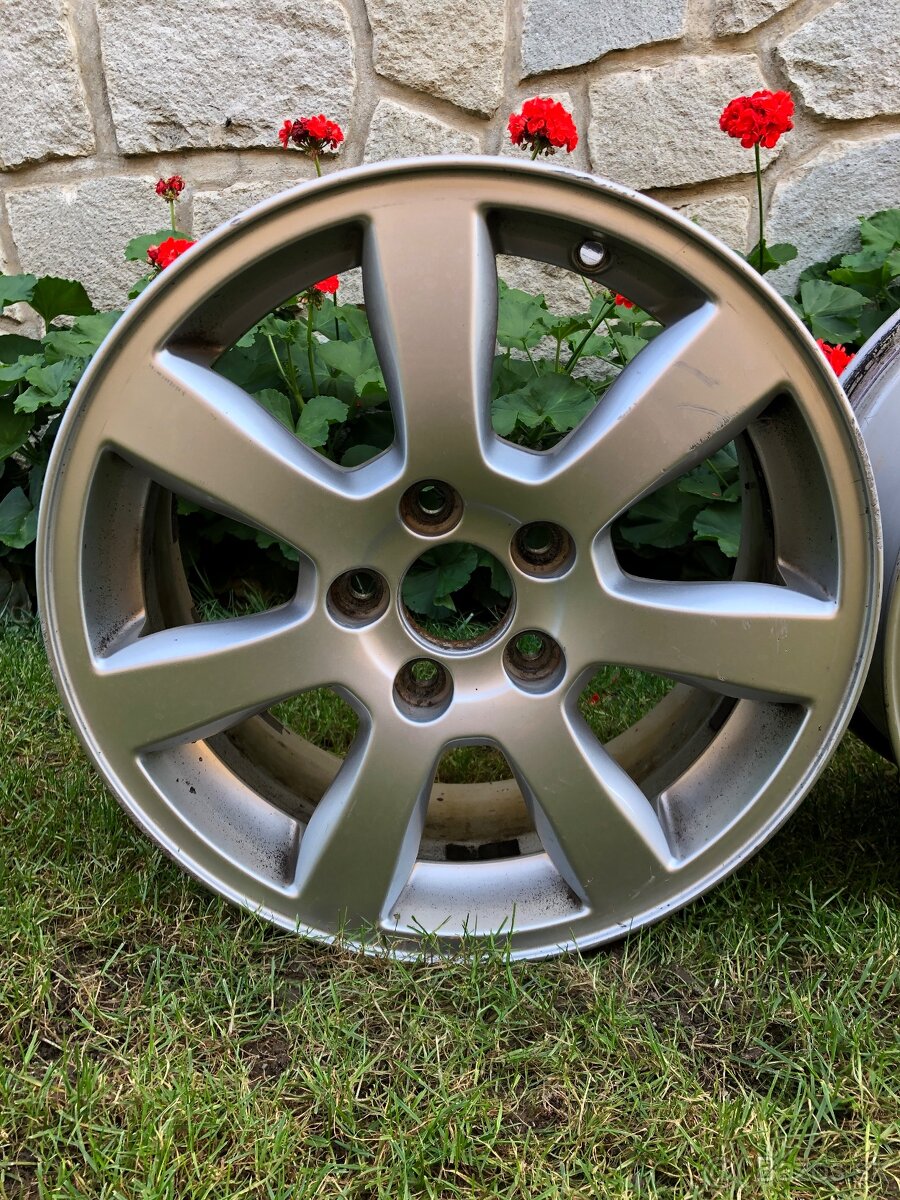 Predám 1 Pár diskov Volvo R16 - 2