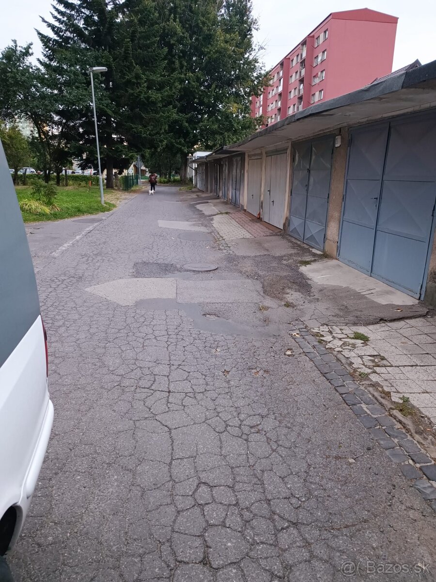 Predáme garáž na Nábreží dr. A. Stodolu - 2