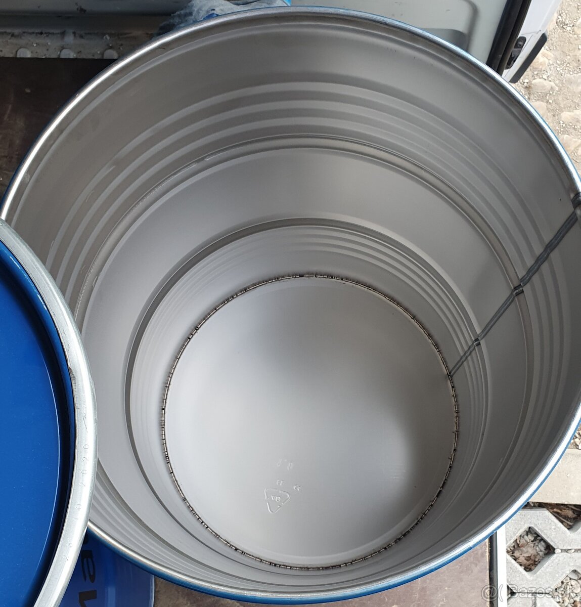 Plechovy sud 200L - 2