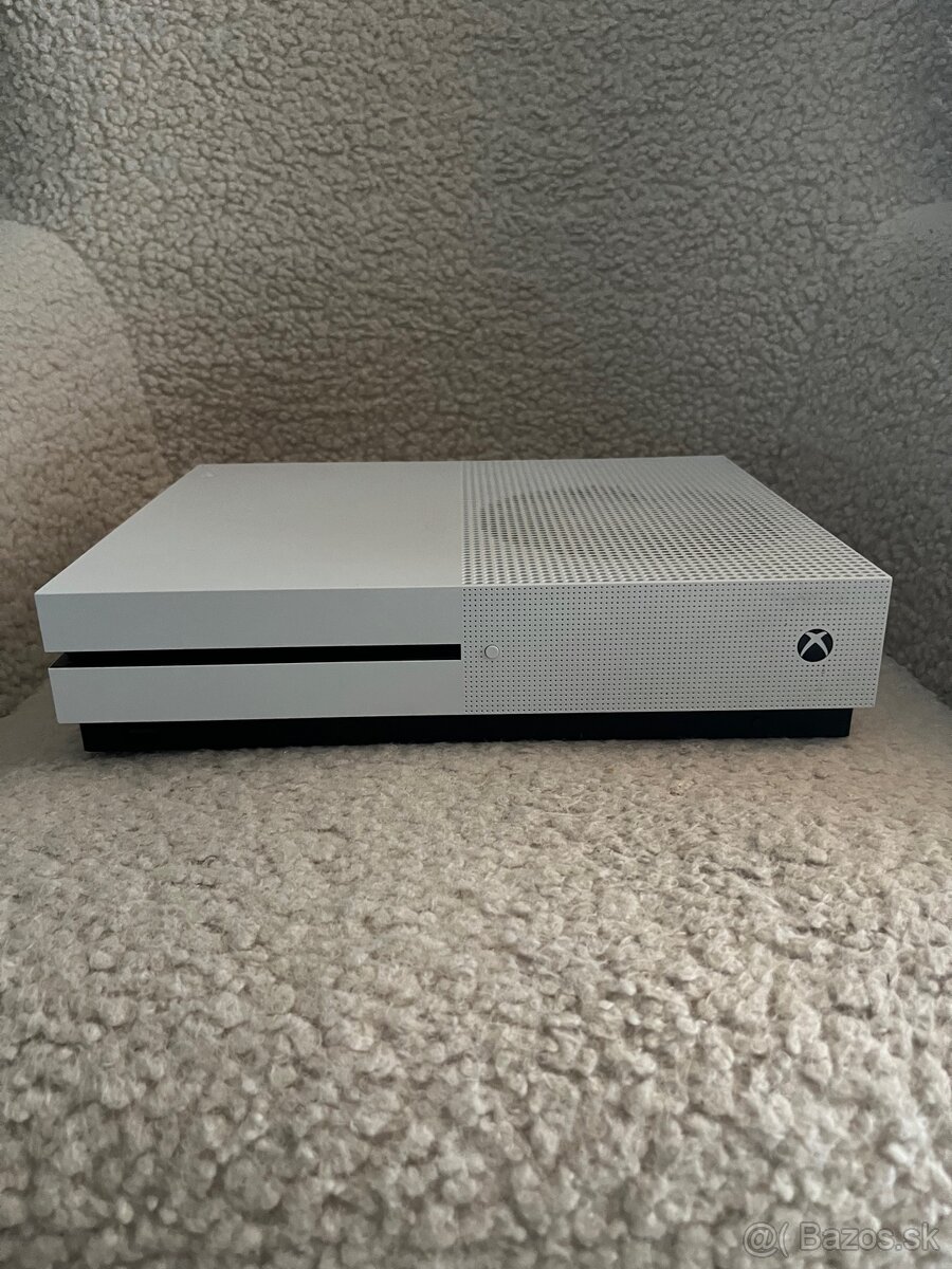 Predám Xbox One S - 2