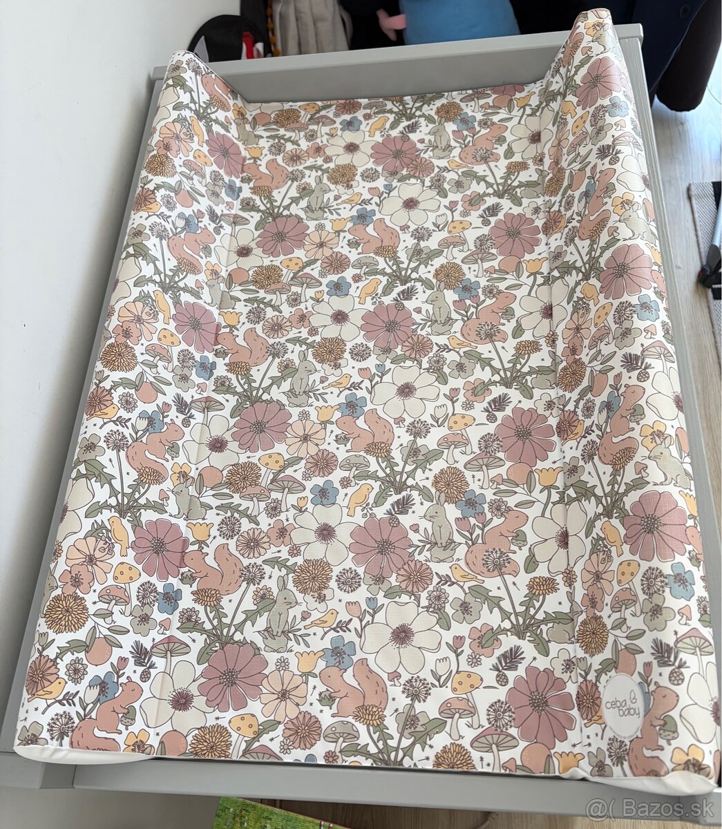 Prebaľovací pult so 2 policami + podložka (NOVÁ) - 2