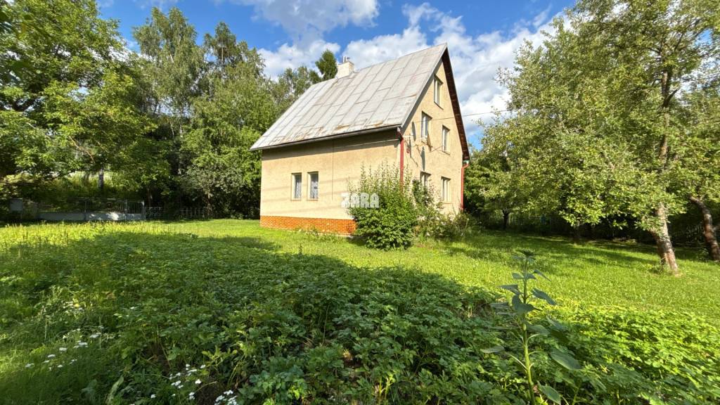 Margecany: 4 izbový tehlový rodinný dom na pozemku 1076 m2 - 2