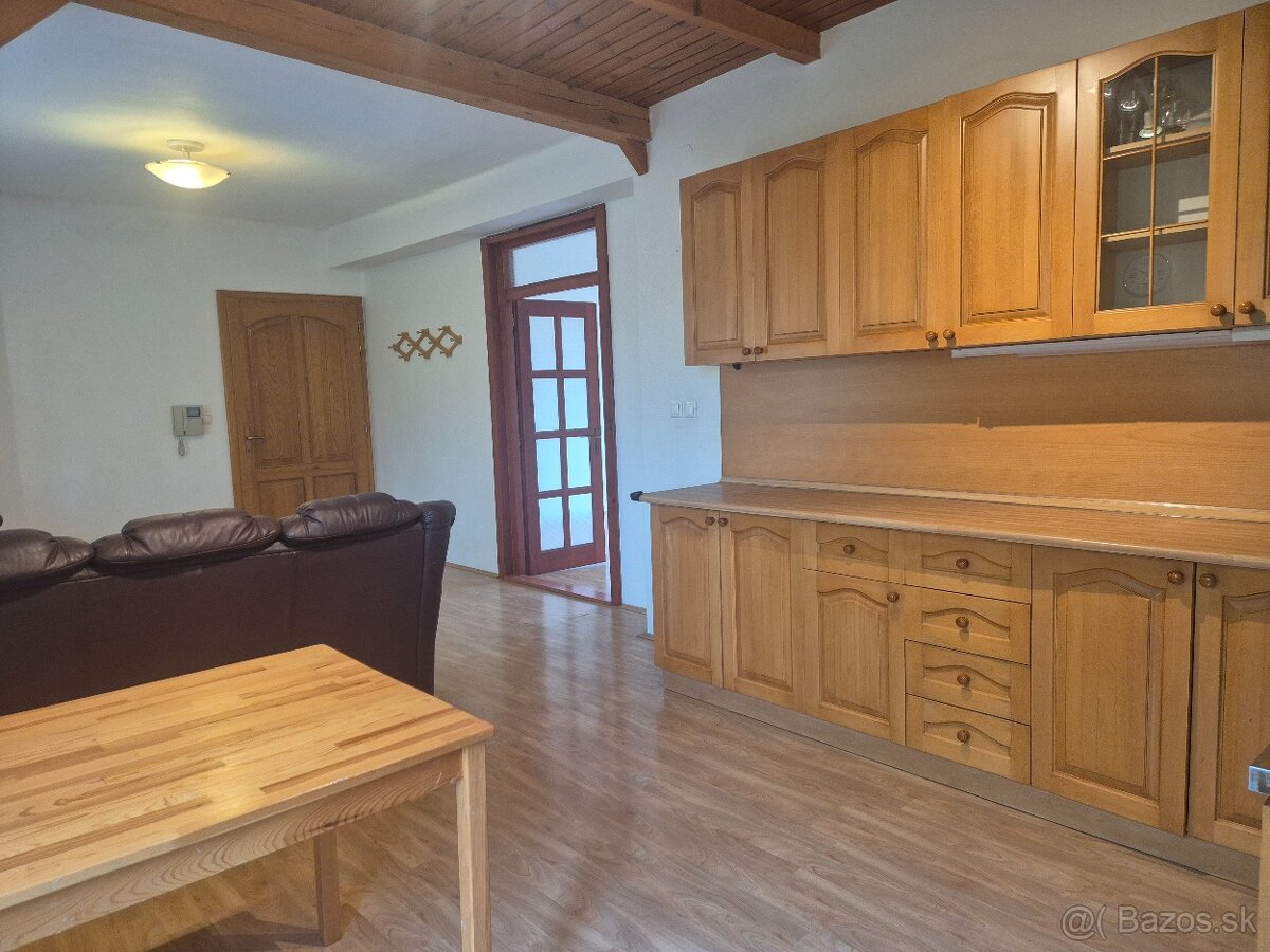 3 izbový byt do prenájmu v Nových Zámkoch. - 2