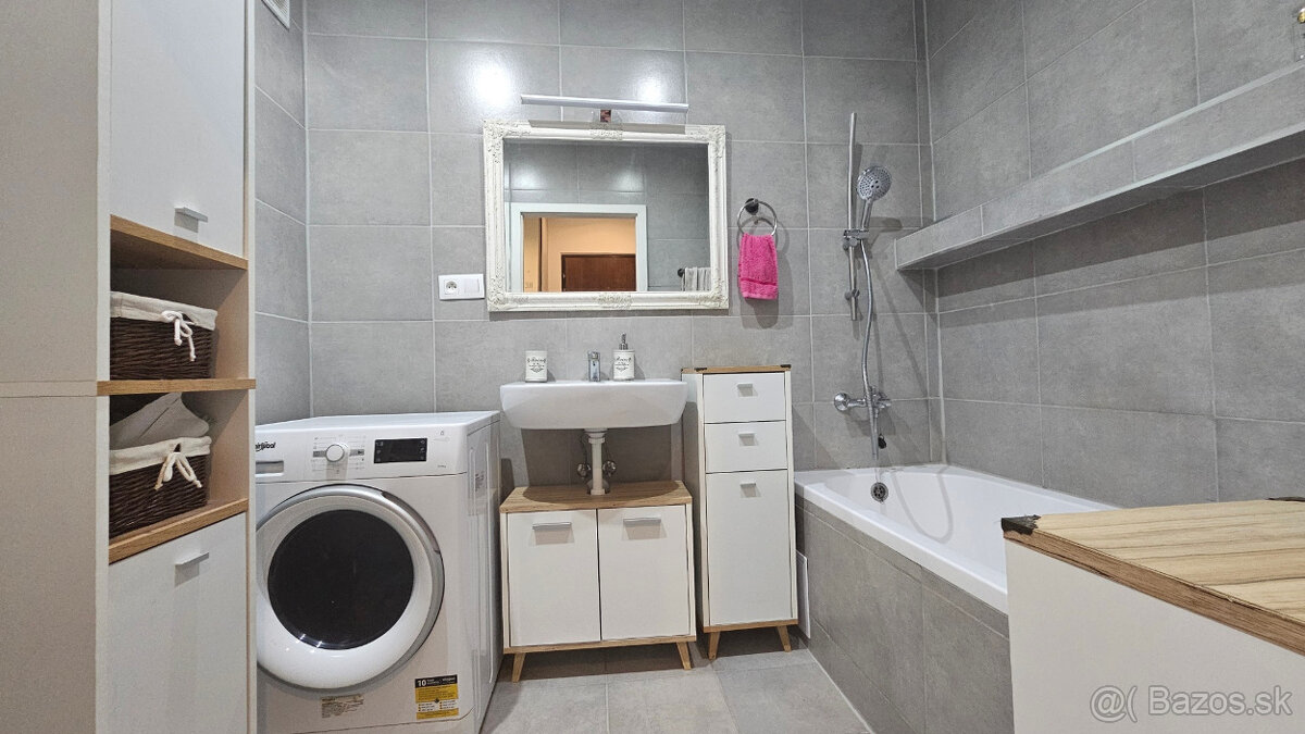 3-izb.byt v Senici - L. Novomeského s výťahom a lodžiou - 2