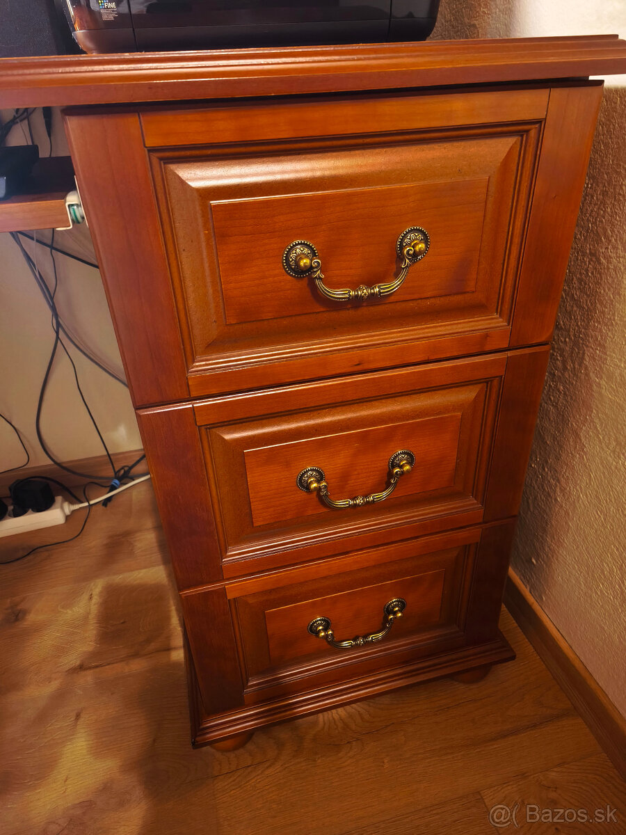 Kancelársky stôl so stoličkou - spolu za 150€ - 2