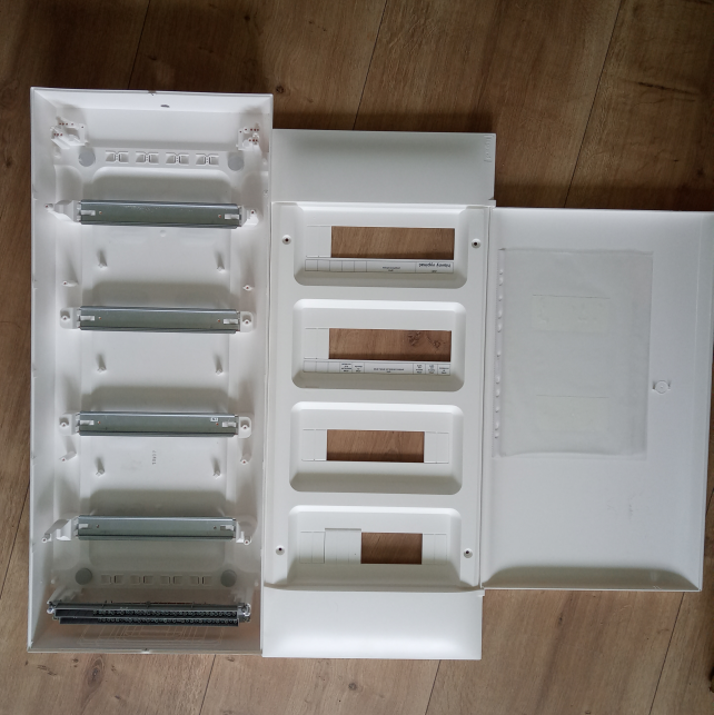 Predám povrchovú rozvodnicu Practibox S 72 modulov - 2