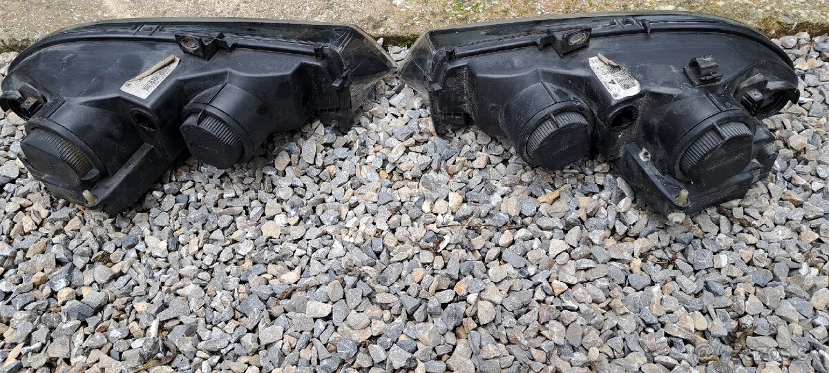 Na predaj svetlá Alfa Romeo 156 - 2