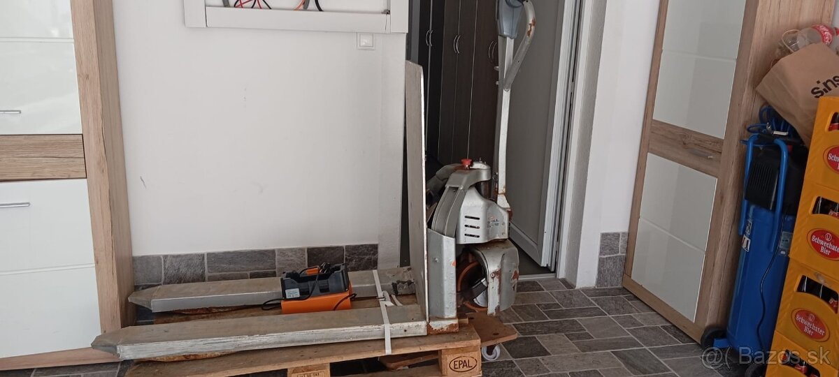 Ručne vedený elektrický paletový vozík - 2