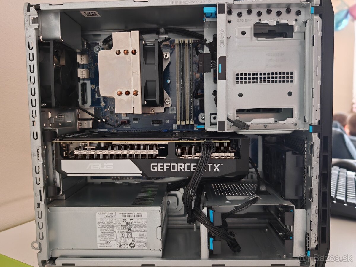 PC HP Z2 Tower G9 - 2