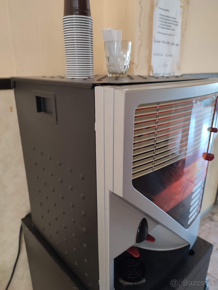 Nápojový automat - 2