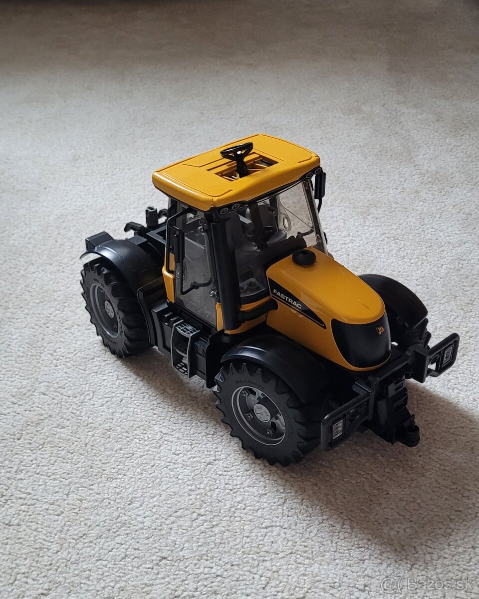 Bruder traktor JCB Fastrac - 2