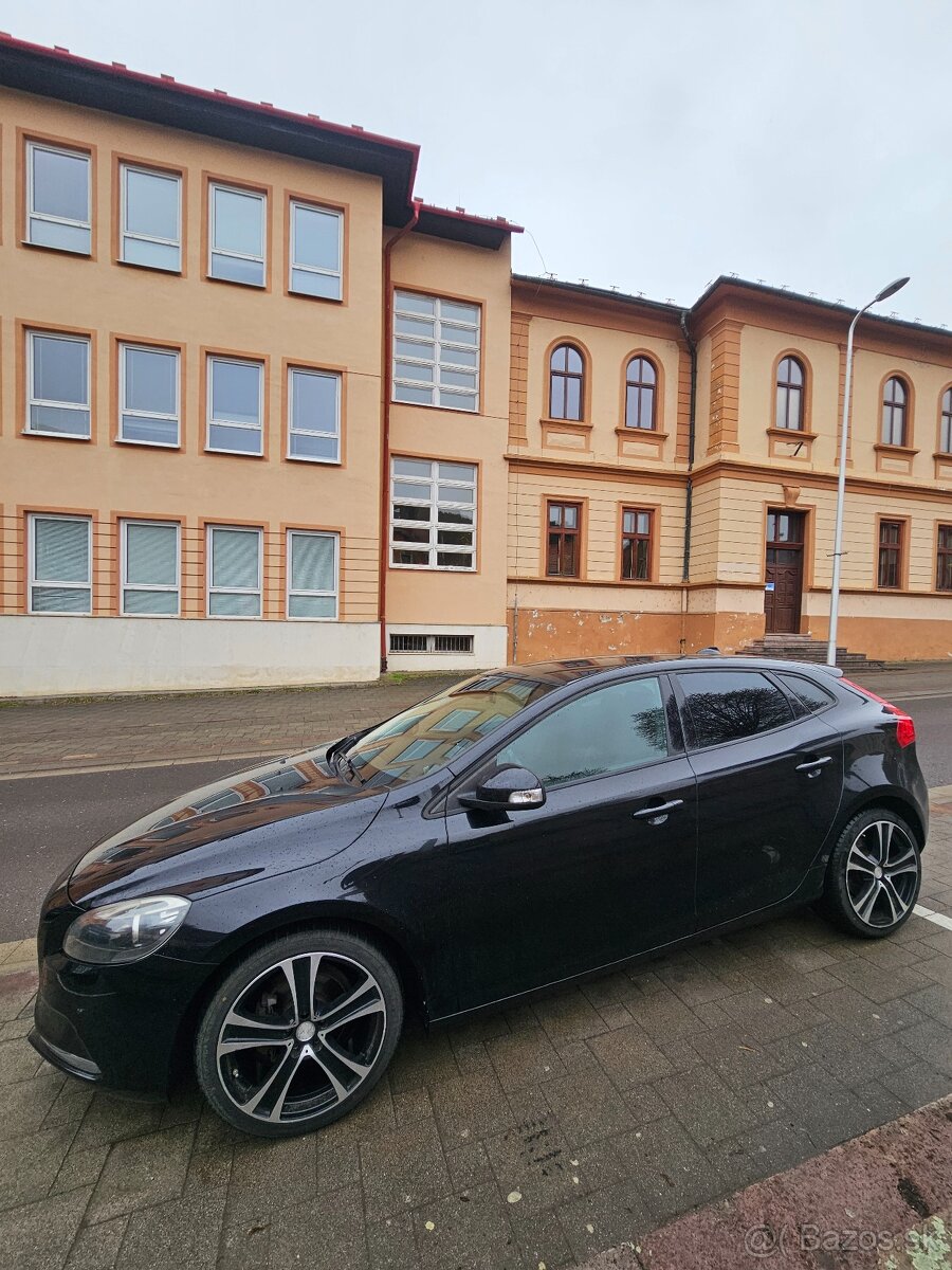 Volvo V40 - 2