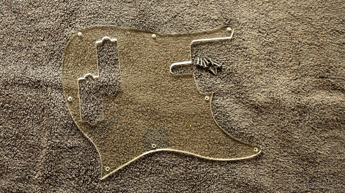 pickguard pre PJ basgitaru - 2