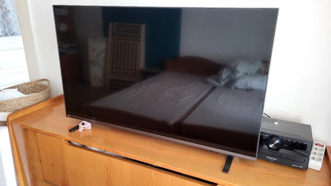 PHILIPS 4K TV - 2