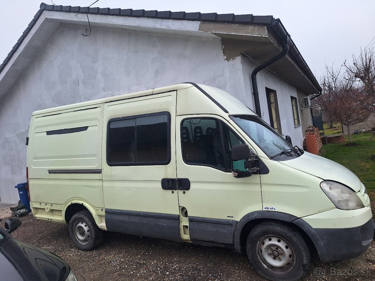 Iveco daily 2.3 2006 6miestne - 2