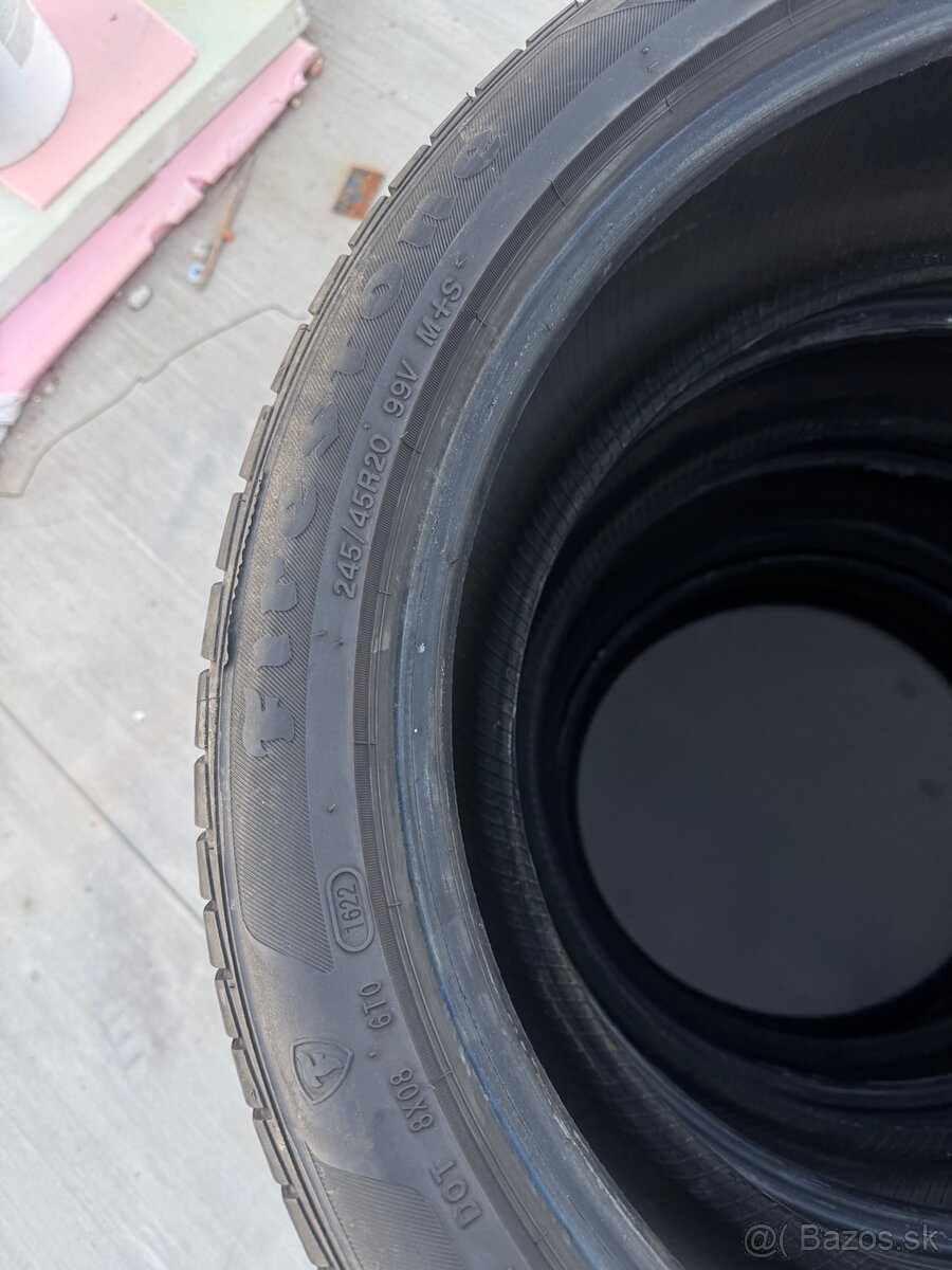 Firestone 245/45 R20 celorocne - 2