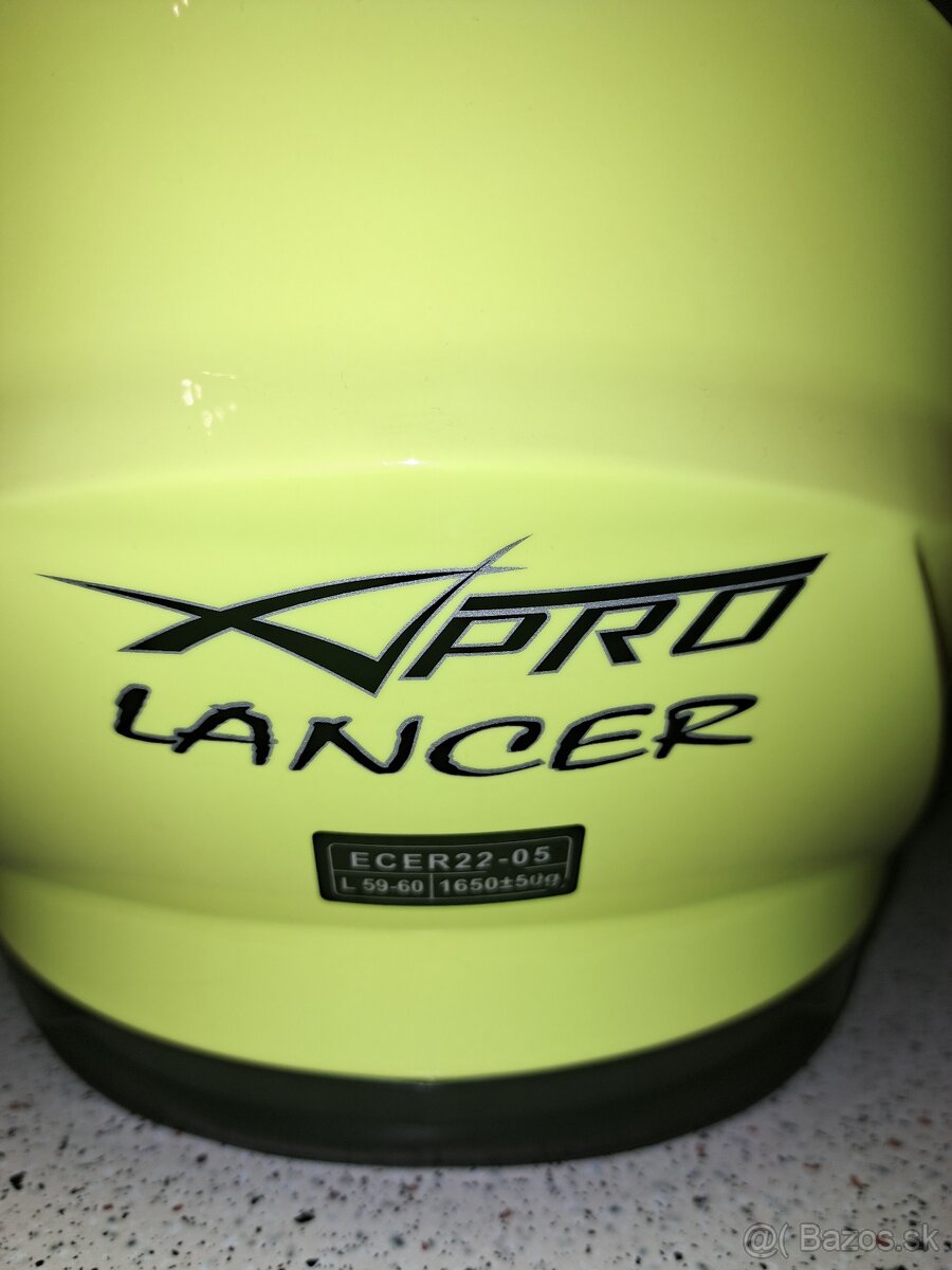 Predam prilbu velkosť L 59-60 - 2