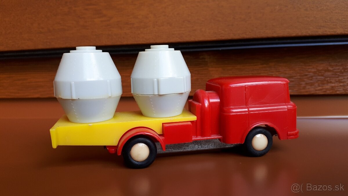 Stare auto - Stara hracka: Trambus od IGRA 2. - 2