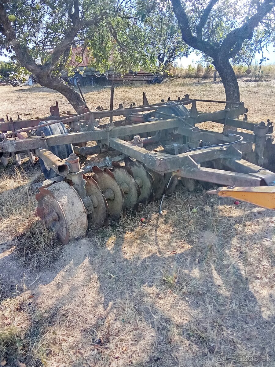 Predám poľnohospodárske stroje - 2