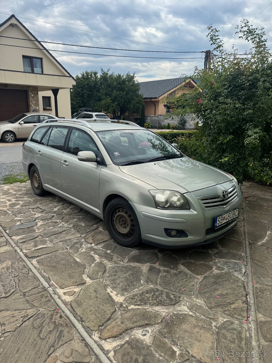 Toyota avensis 2.0 - 2