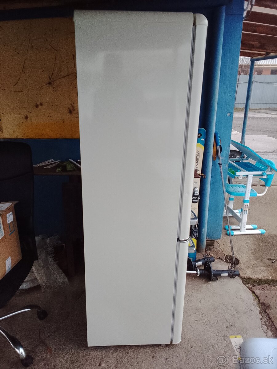 Chladnička Amica retro - 2