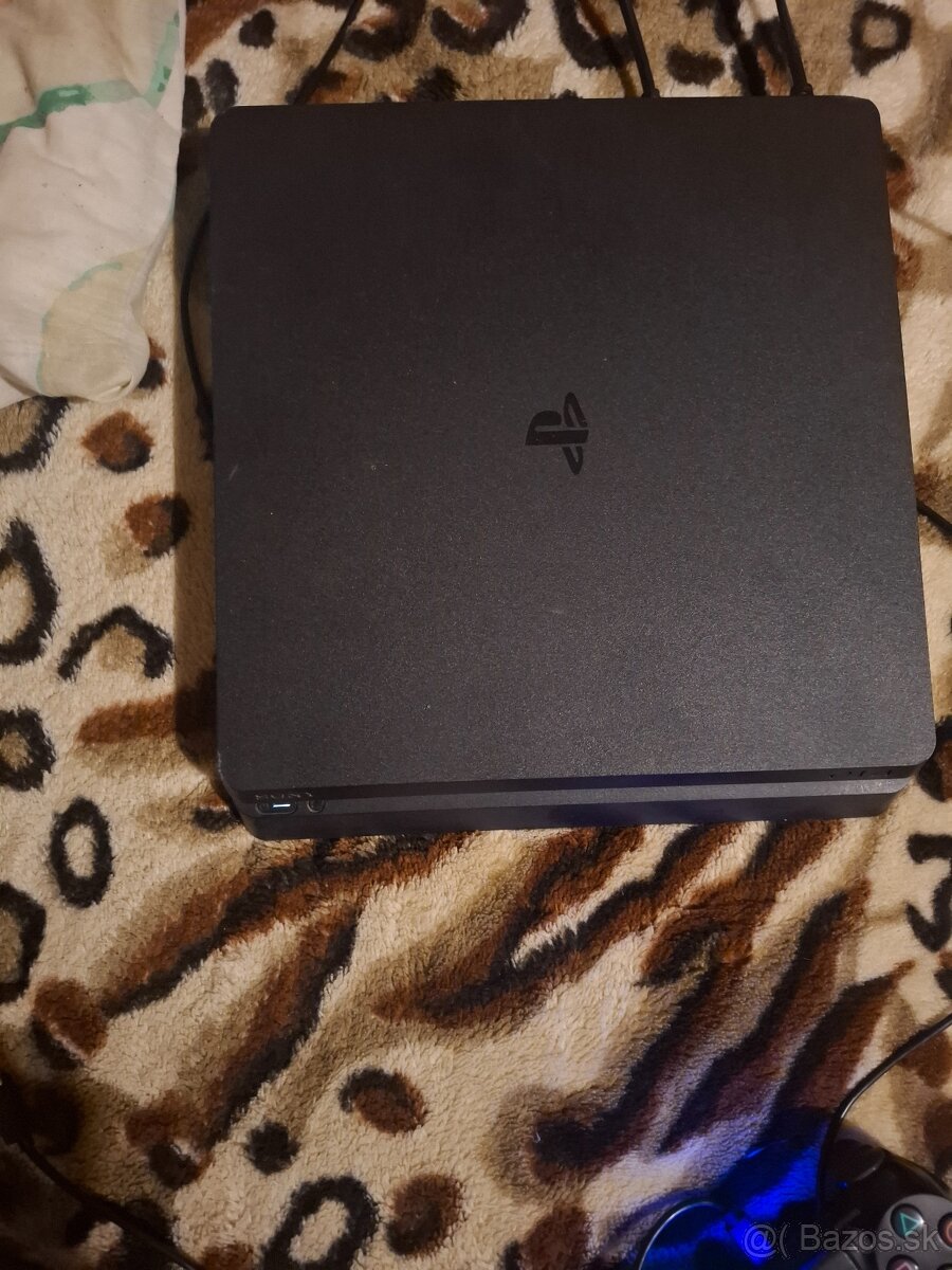 Ps4/uložisko/volant - 2